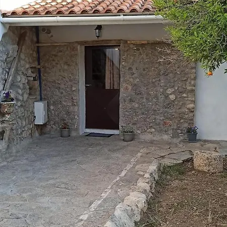 Eleonoras House *