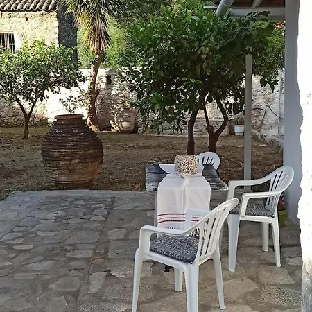 Eleonoras House